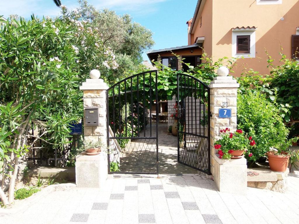 Apartments Beba Mali Lošinj Quarto foto