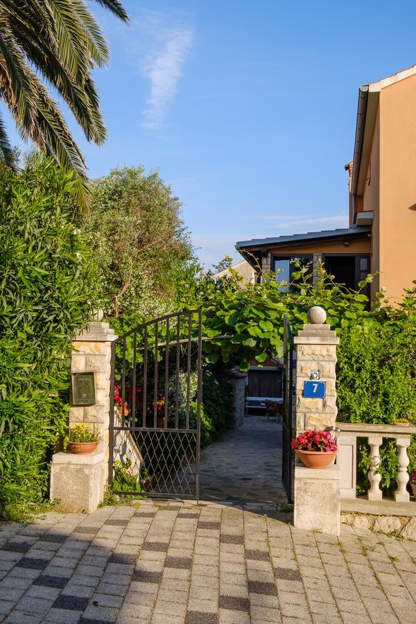 Apartments Beba Mali Lošinj Exterior foto
